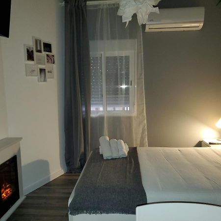 Intimo Y Acogedor "Algunos" Con Banera Hidromasaje Apartment Валенсия Екстериор снимка