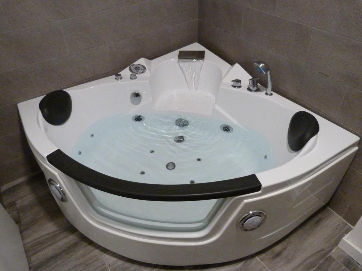 Intimo Y Acogedor "Algunos" Con Banera Hidromasaje Apartment Валенсия Екстериор снимка